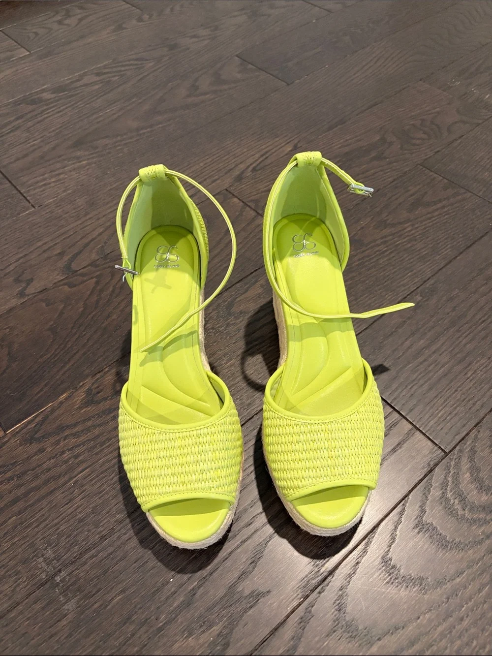 Cosy Island lime green wedges size 8.5